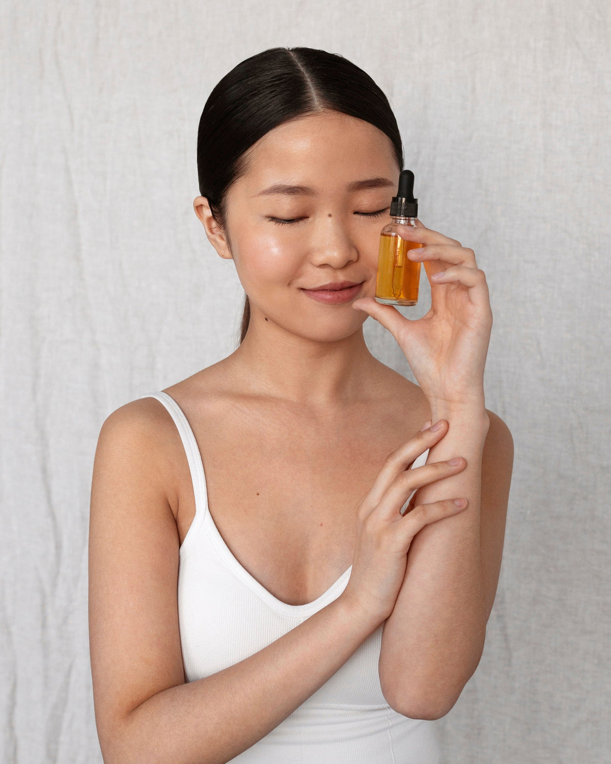 Why Skin Barrier Health Matters: The Role of the Microbiome in Your Daily Skincare Routine