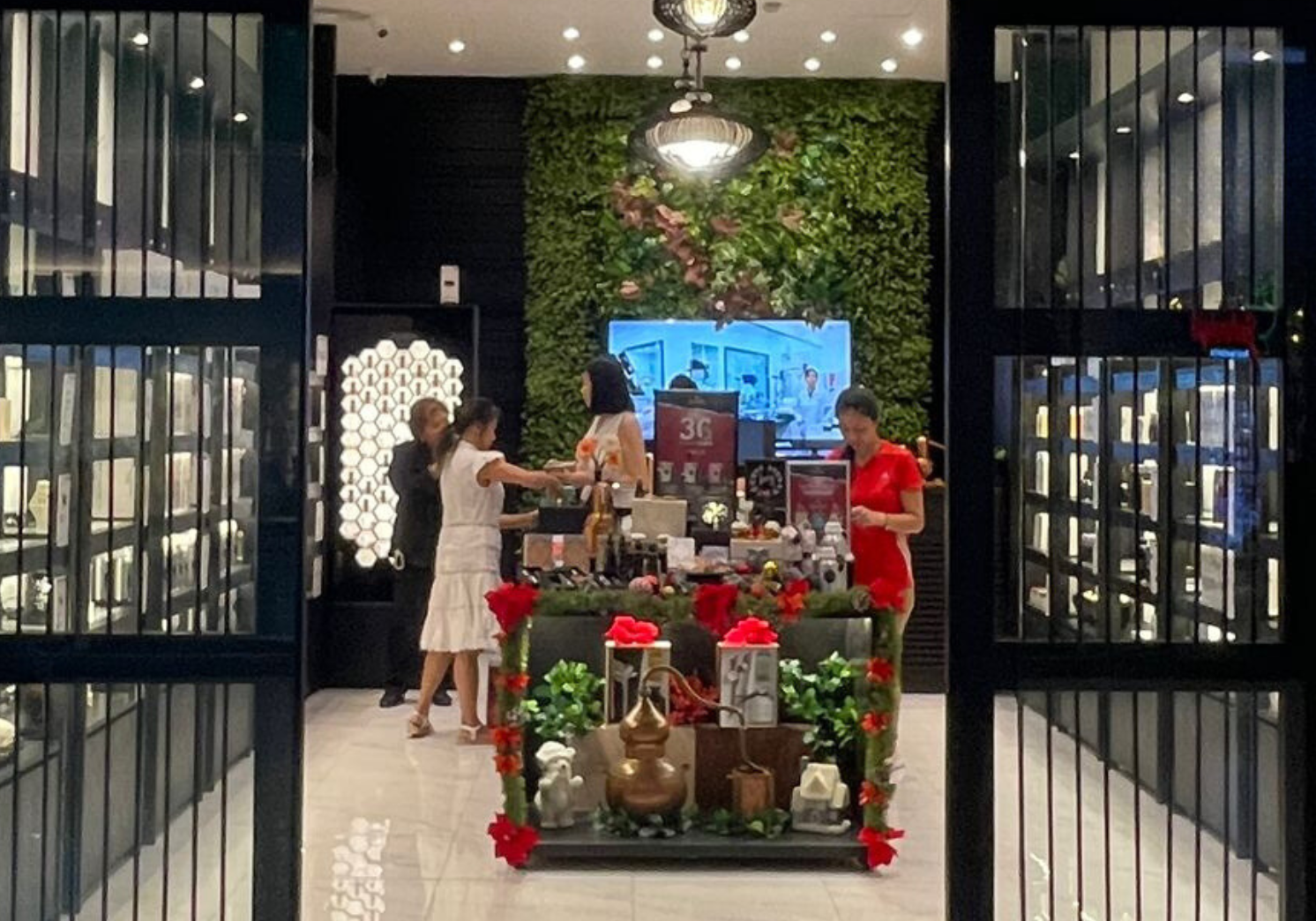 Press Release - Embark on a Sensory Odyssey: Hysses One Utama Store Reopens with Enchanting Upgrades